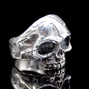 La bague Memento Mori Skull en argent