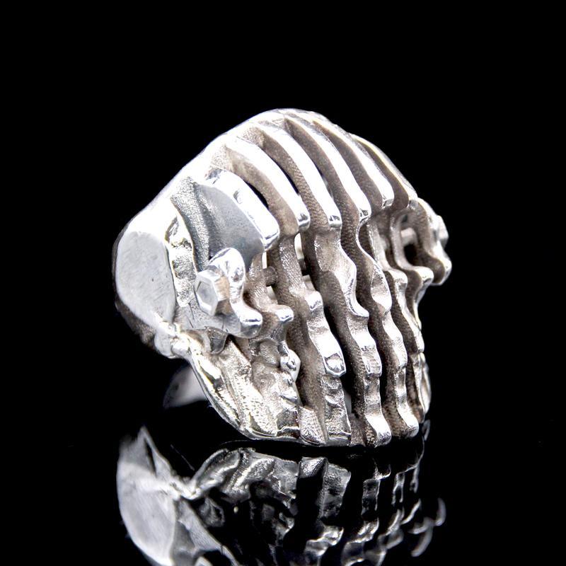The Doppler Skull Ring silver